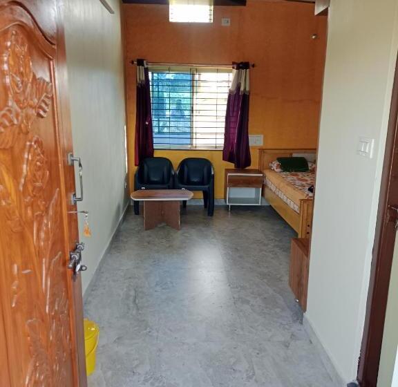 پانسیون B G Royal Heritage