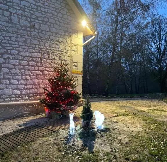 Majatalo Le Relais, La Dormance, Le Bois Dormant