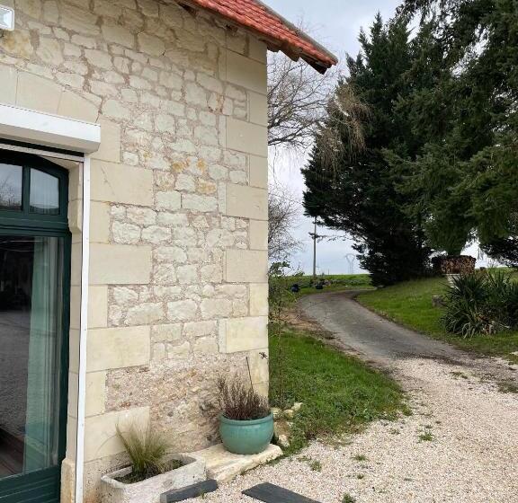 بنسيون Le Relais, La Dormance, Le Bois Dormant