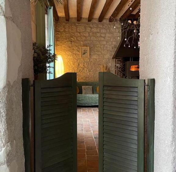 بنسيون Le Relais, La Dormance, Le Bois Dormant