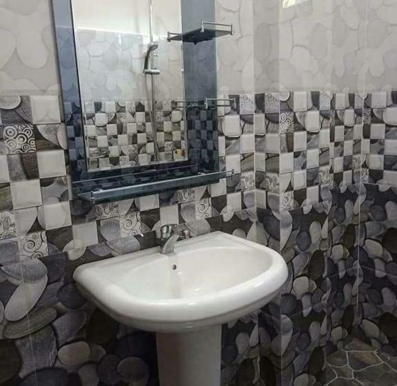 ペンション Sun Shades Residence