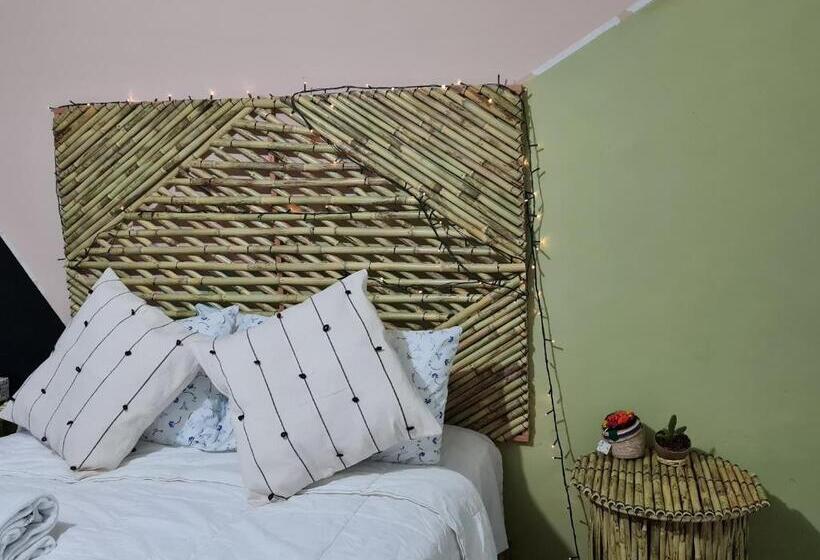 تختخواب و صبحانه Cuarto Rústico