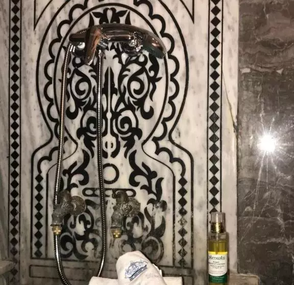 تختخواب و صبحانه Les Bains De Mirleft