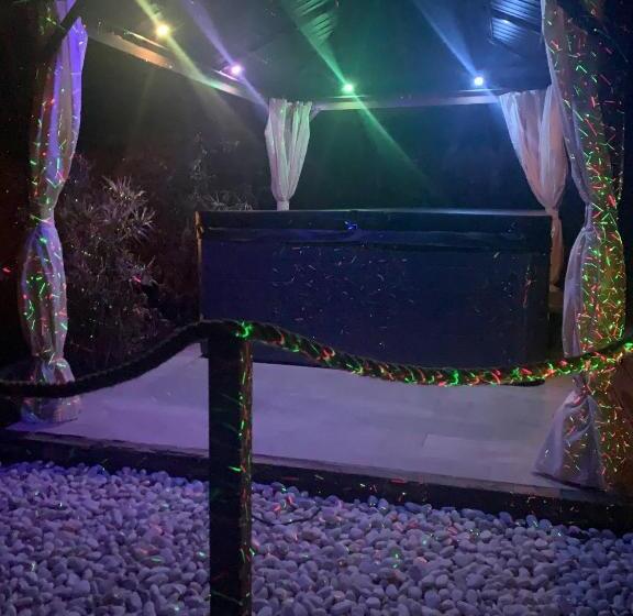 تختخواب و صبحانه Time Stops Here At Home