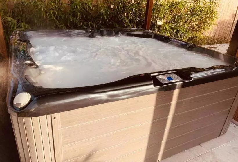 Aamiaismajoitus (B&B) Time Stops Here At Home