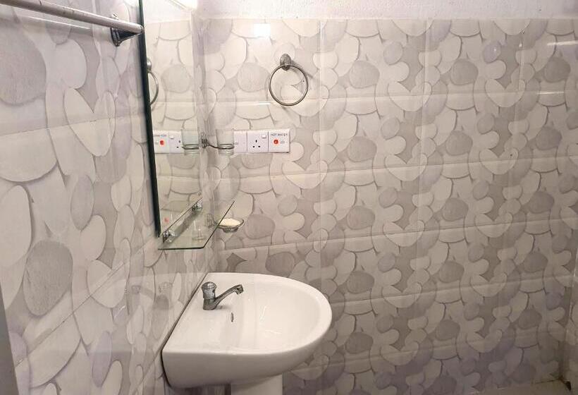 هتل Allen Lilly Ahangama