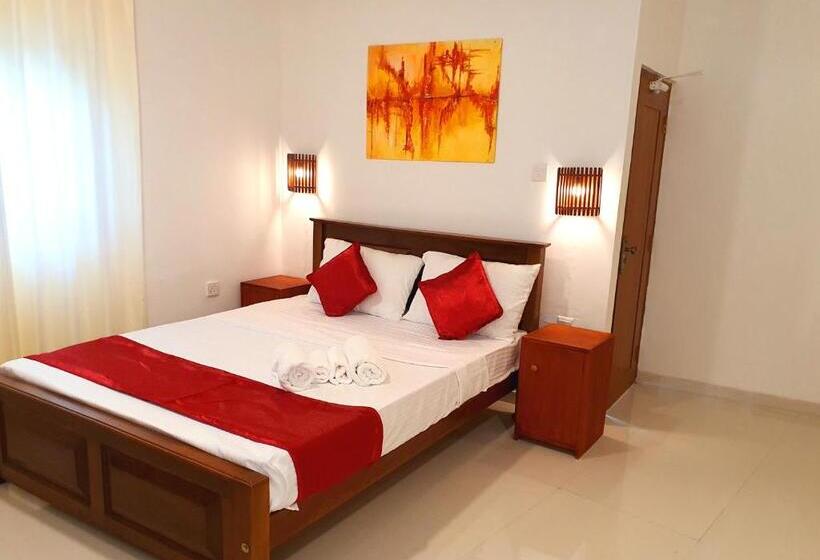 هتل Allen Lilly Ahangama