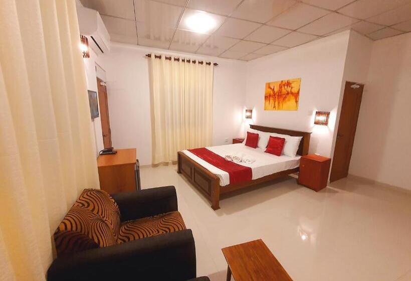 هتل Allen Lilly Ahangama