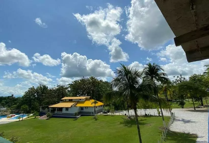 ホテル Htl Campestre Aguas Vivas