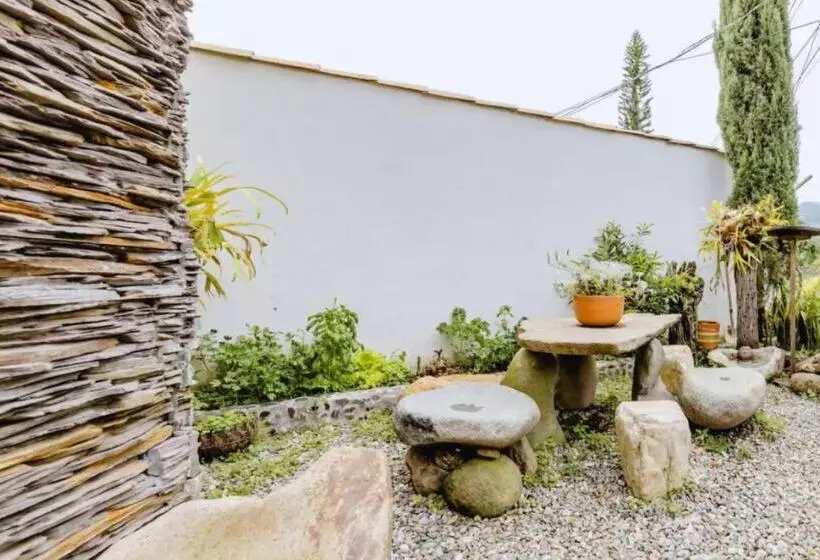 ペンション Casa De Las Rocas Hostel