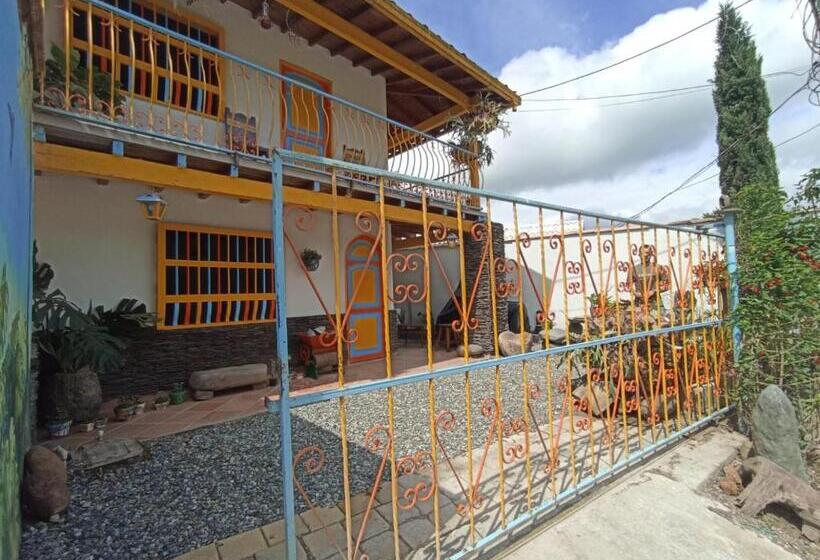 Pension Casa De Las Rocas Hostel