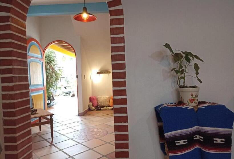 Pension Casa De Las Rocas Hostel