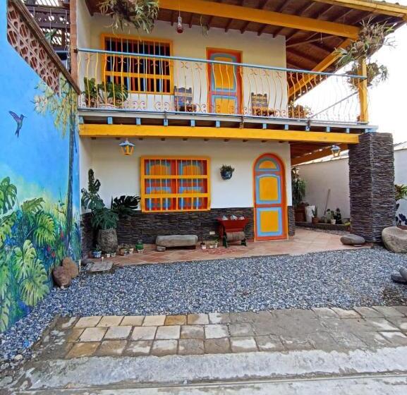 Pension Casa De Las Rocas Hostel