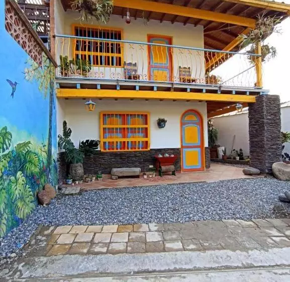 ペンション Casa De Las Rocas Hostel