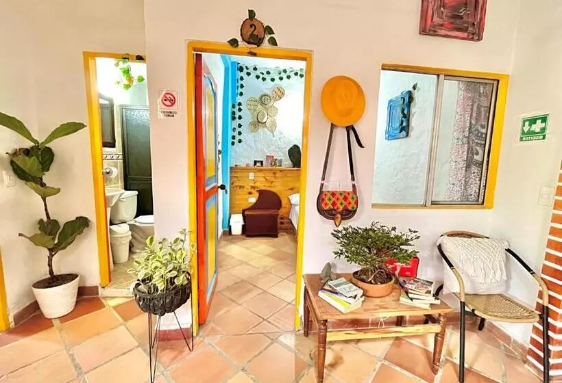 ペンション Casa De Las Rocas Hostel