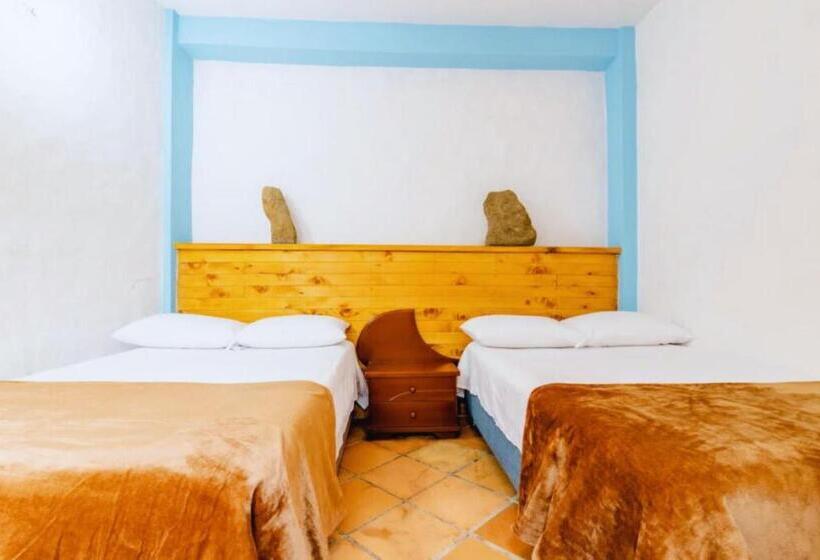 Pension Casa De Las Rocas Hostel