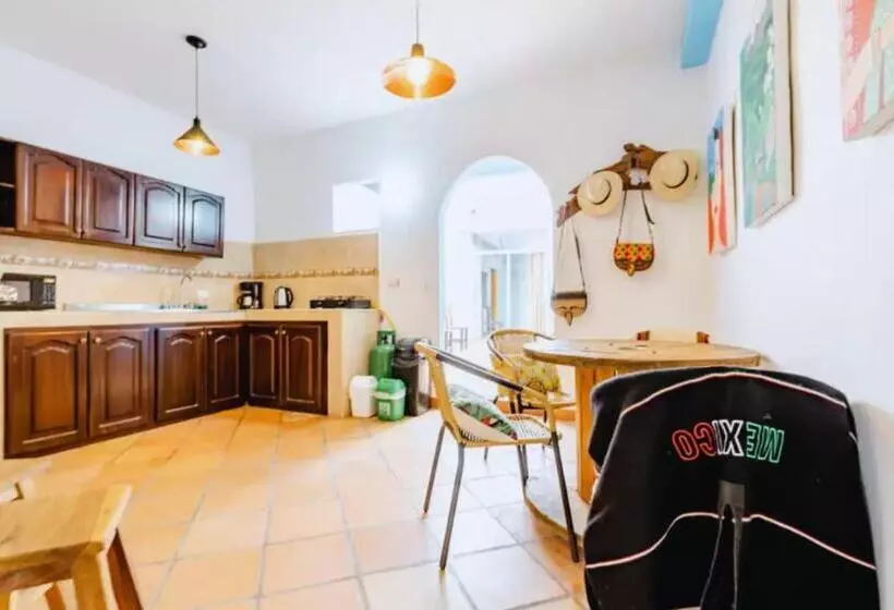 ペンション Casa De Las Rocas Hostel