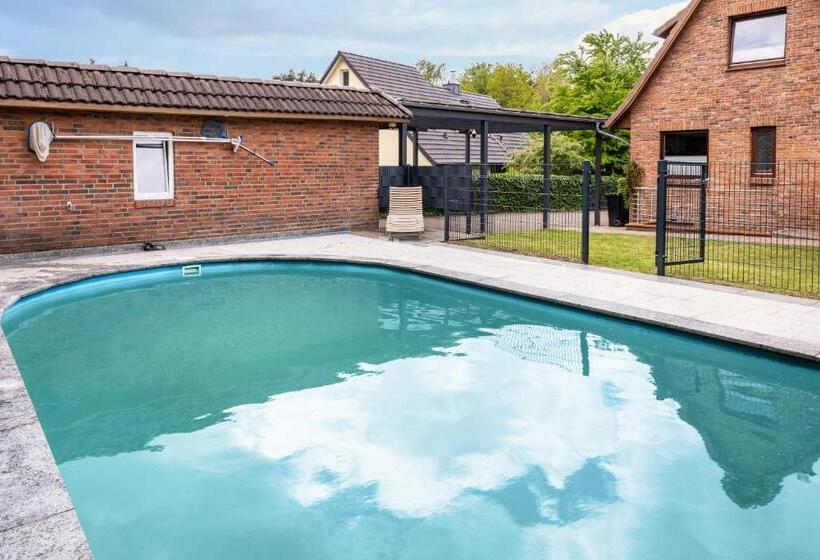 פנסיון Tinyhouse Baumann