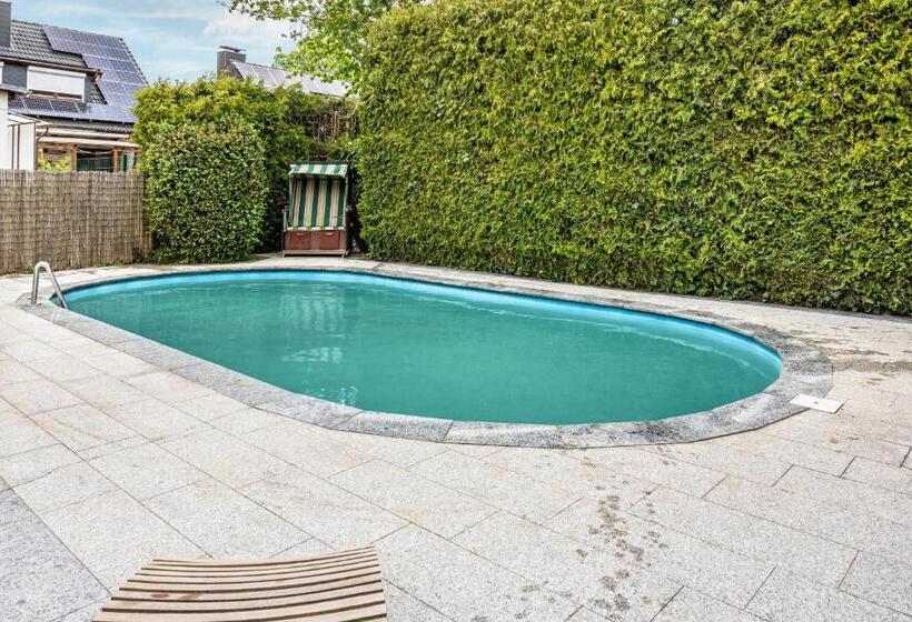 פנסיון Tinyhouse Baumann