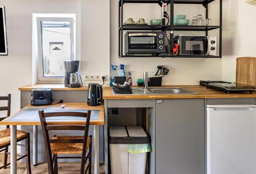 פנסיון Tinyhouse Baumann