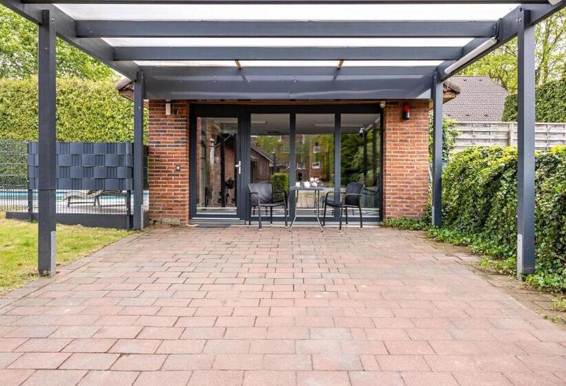 פנסיון Tinyhouse Baumann