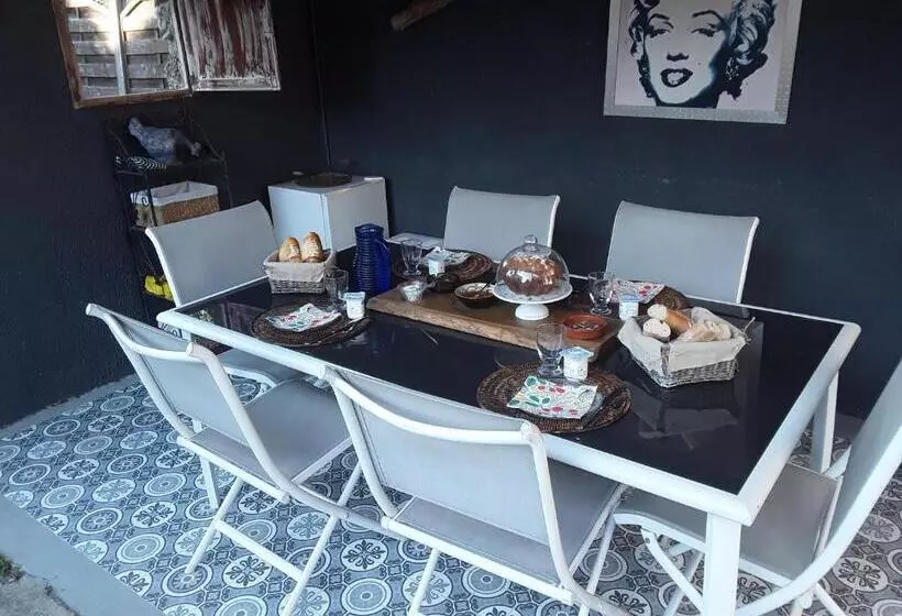 Aamiaismajoitus (B&B) La Maison De Sylvie, Chambres D Hôtes à Tarbes