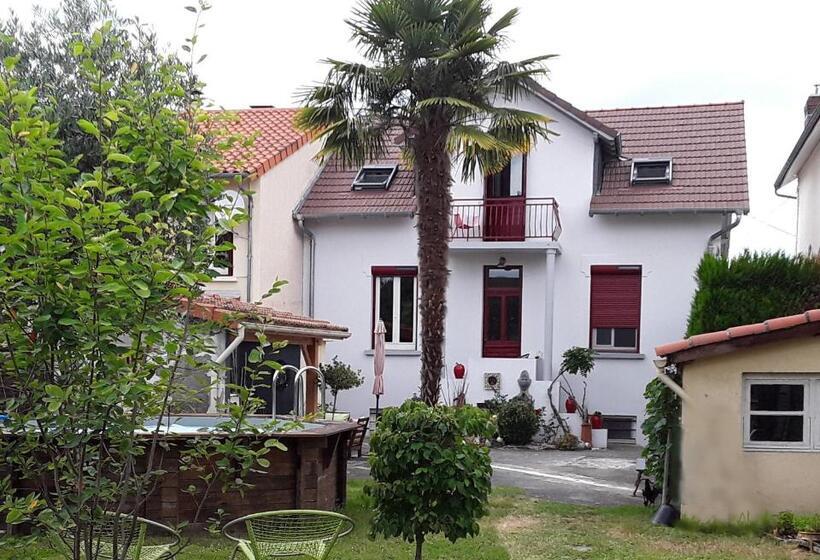 Bed and Breakfast La Maison De Sylvie, Chambres D Hôtes à Tarbes
