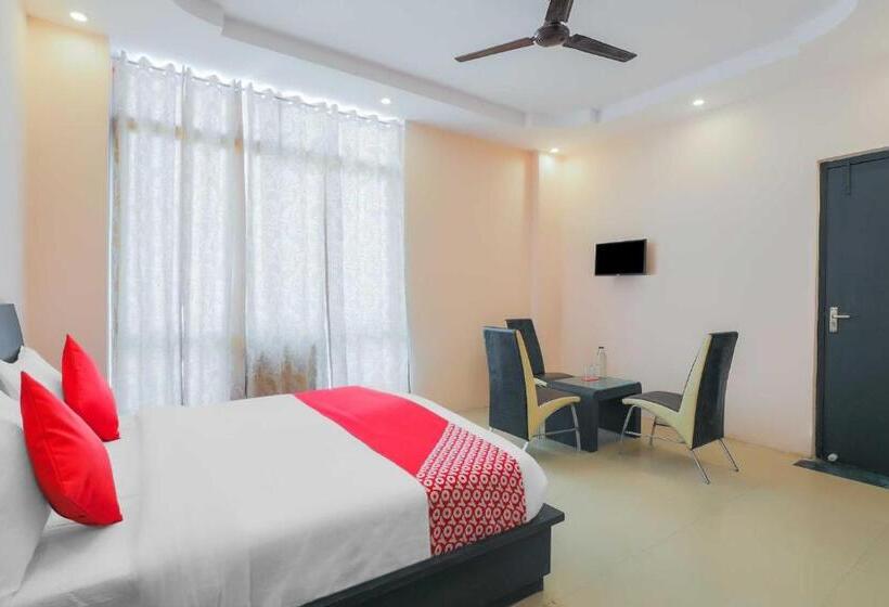 Collection O Hotel Incarnation