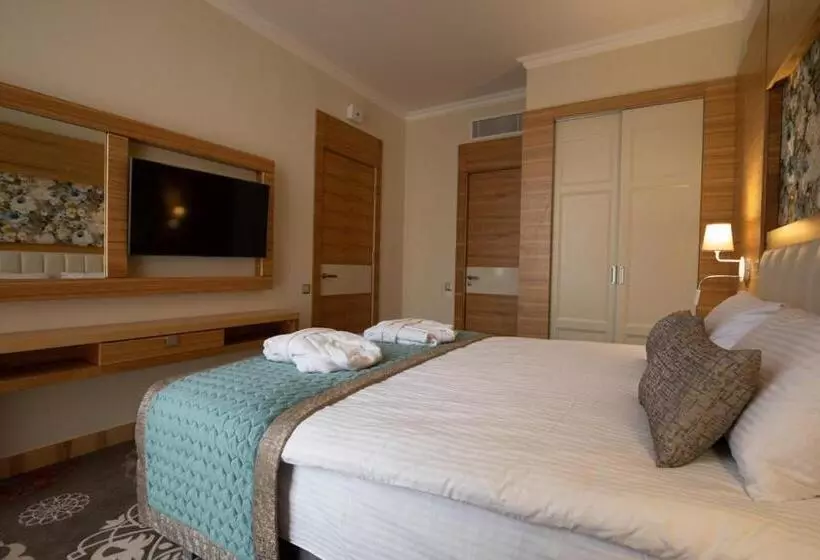 Hotelli Arden Palace Medical Resort & Spa