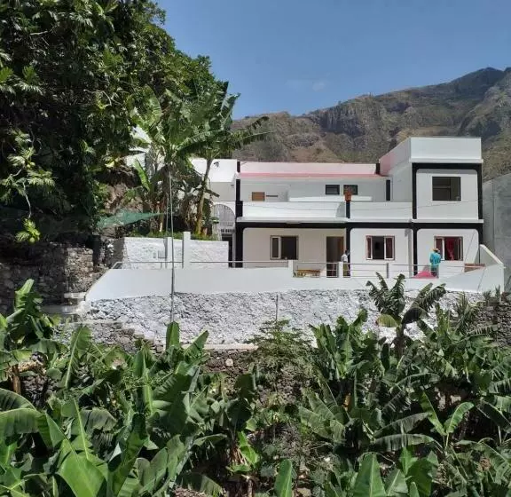 هتل Casa Minga & Tatol