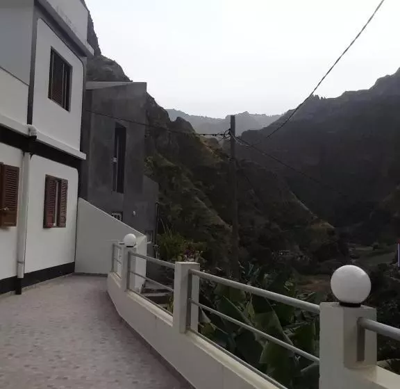 هتل Casa Minga & Tatol
