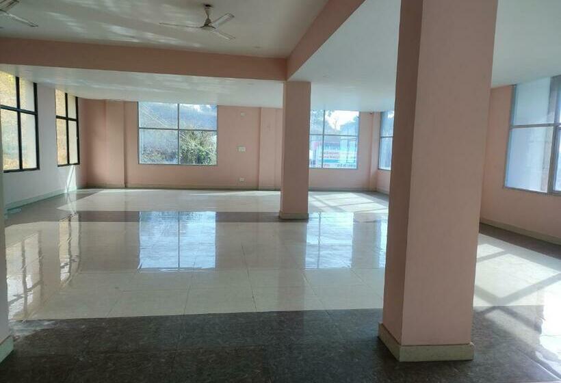 בית מלון כפרי Chandni