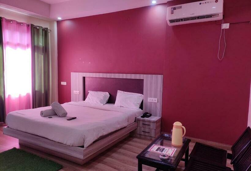 בית מלון כפרי Chandni