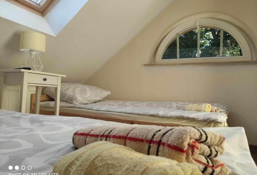 酒店 Dworek Cieszków