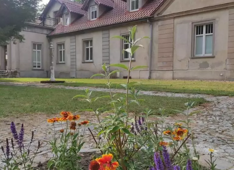 ホテル Dworek Cieszków