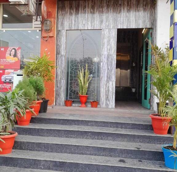 فندق Oyo 80630k Shubkamna