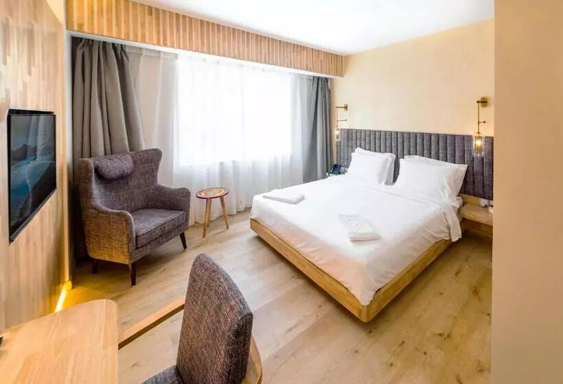 هتل Patan Square   2 Km From Patan Durbar Square