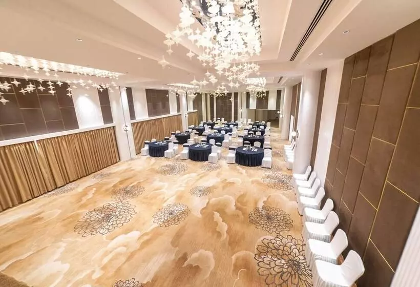 هتل Patan Square   2 Km From Patan Durbar Square