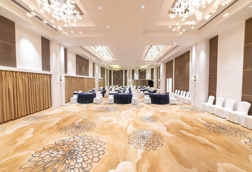 هتل Patan Square   2 Km From Patan Durbar Square