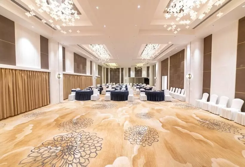 هتل Patan Square   2 Km From Patan Durbar Square