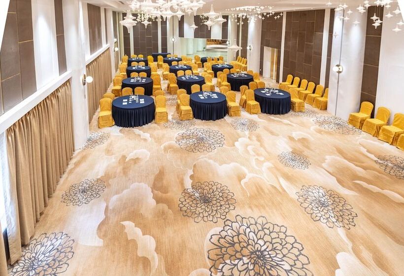 هتل Patan Square   2 Km From Patan Durbar Square