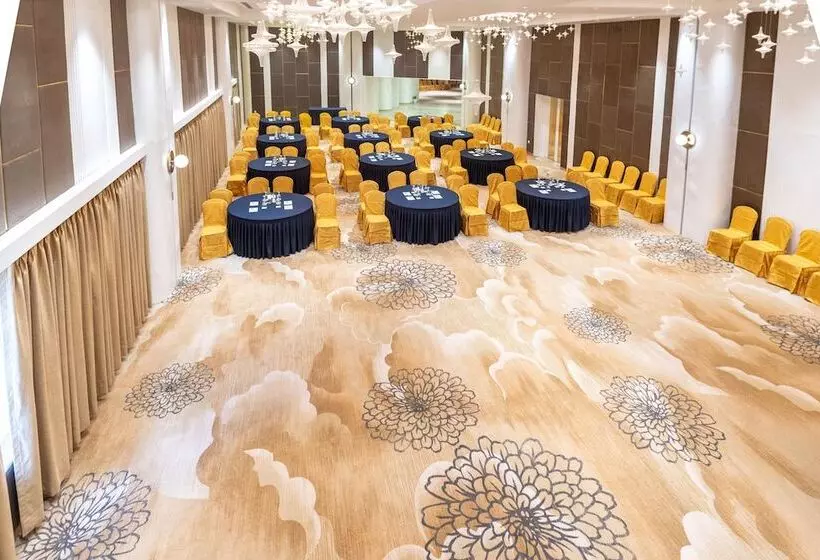 هتل Patan Square   2 Km From Patan Durbar Square