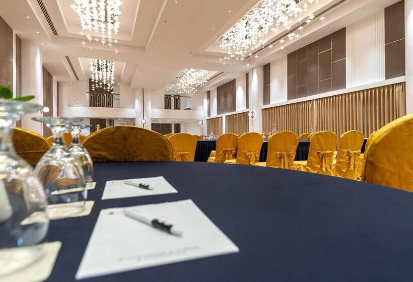 هتل Patan Square   2 Km From Patan Durbar Square