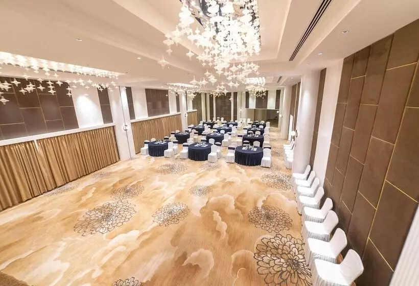 هتل Patan Square   2 Km From Patan Durbar Square