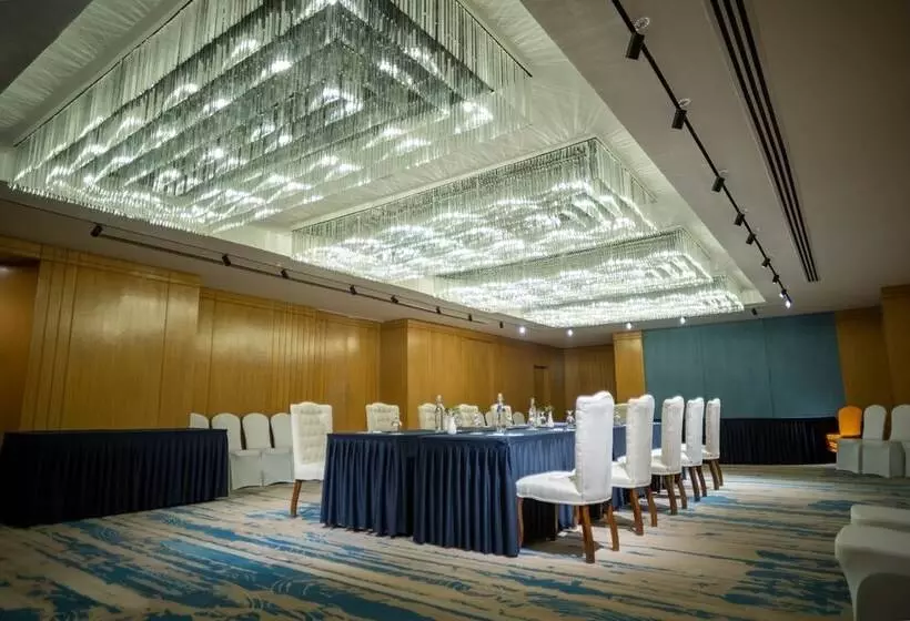 هتل Patan Square   2 Km From Patan Durbar Square