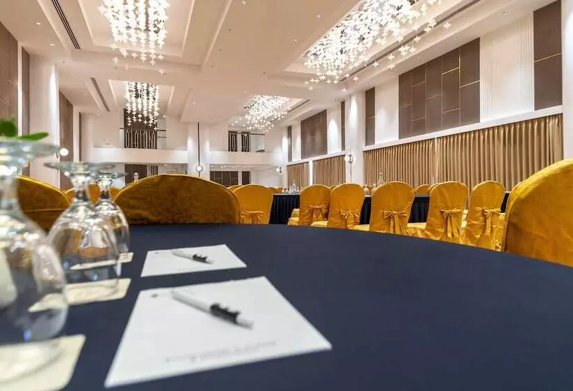 هتل Patan Square   2 Km From Patan Durbar Square