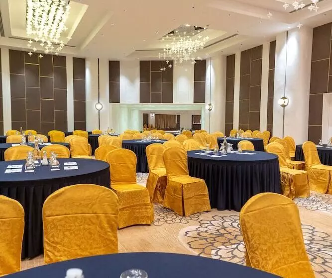 هتل Patan Square   2 Km From Patan Durbar Square