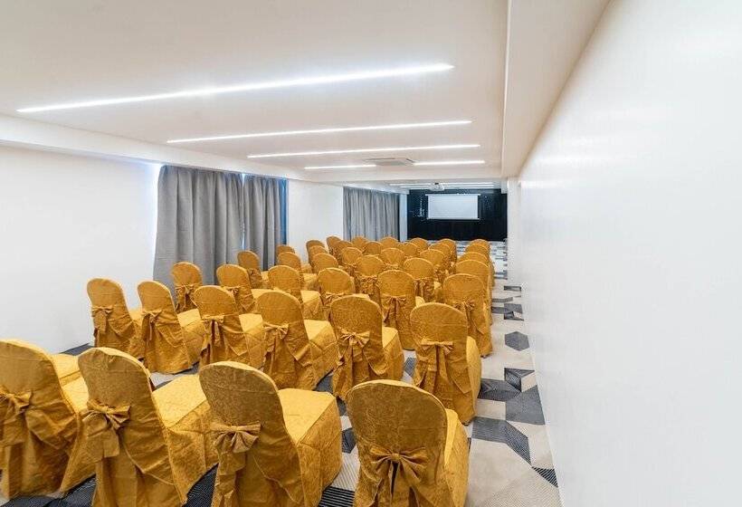 هتل Patan Square   2 Km From Patan Durbar Square