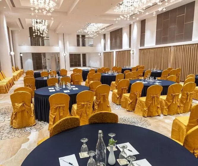 هتل Patan Square   2 Km From Patan Durbar Square