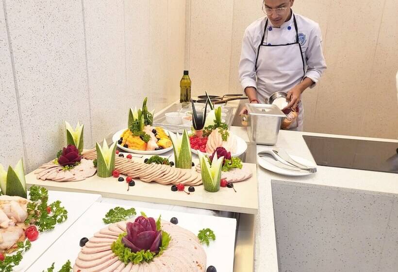 هتل Patan Square   2 Km From Patan Durbar Square